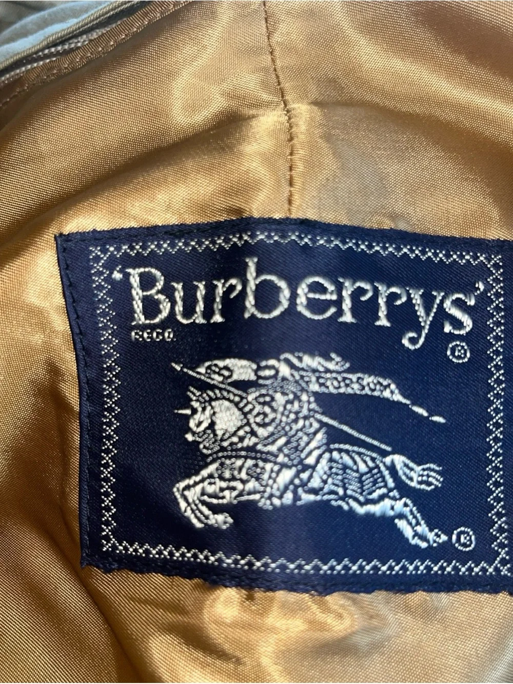 Burberry Classic Double-Breasted Trench Coat - Tan size large - Picture 11 of 13